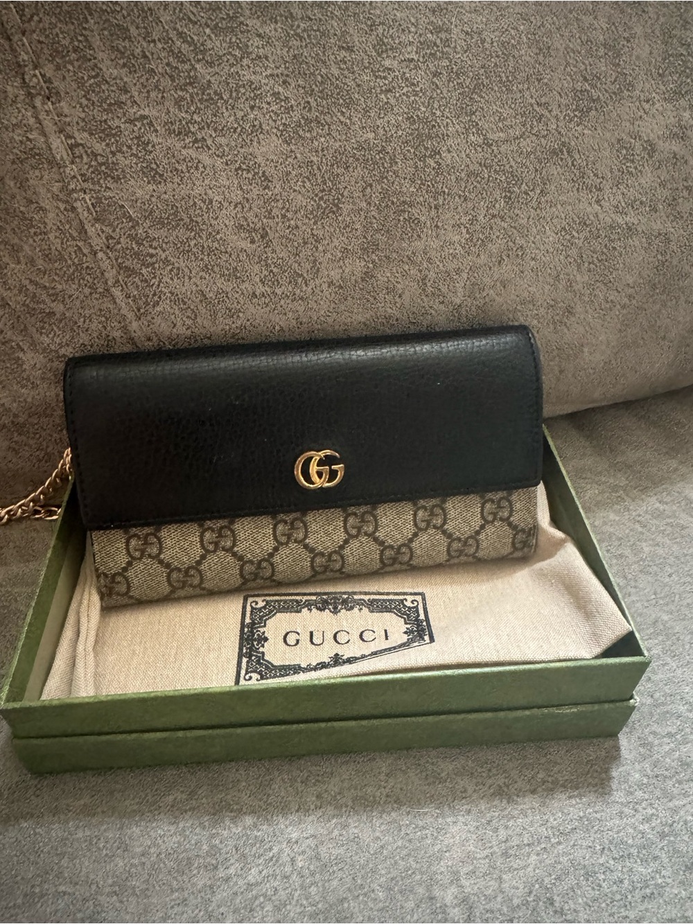 Authentic Gucci GG Supreme Continental Wallet. Chain, Dust Bag, & Box!